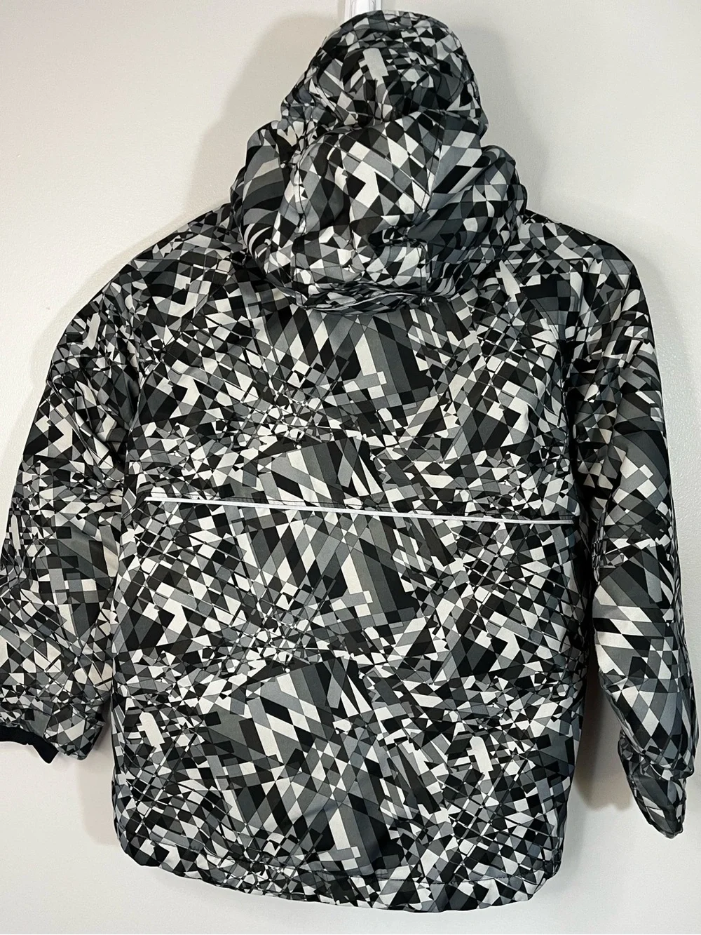 Columbia Black & White Hooded Insulated Winter Jacket Coat Boys Small (6 - 8)